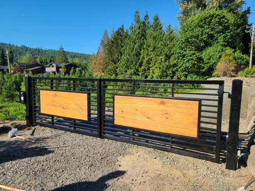 Hiring professional fence builders for installation services